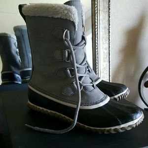 SOREL Caribou Slim Boots SIZE 9